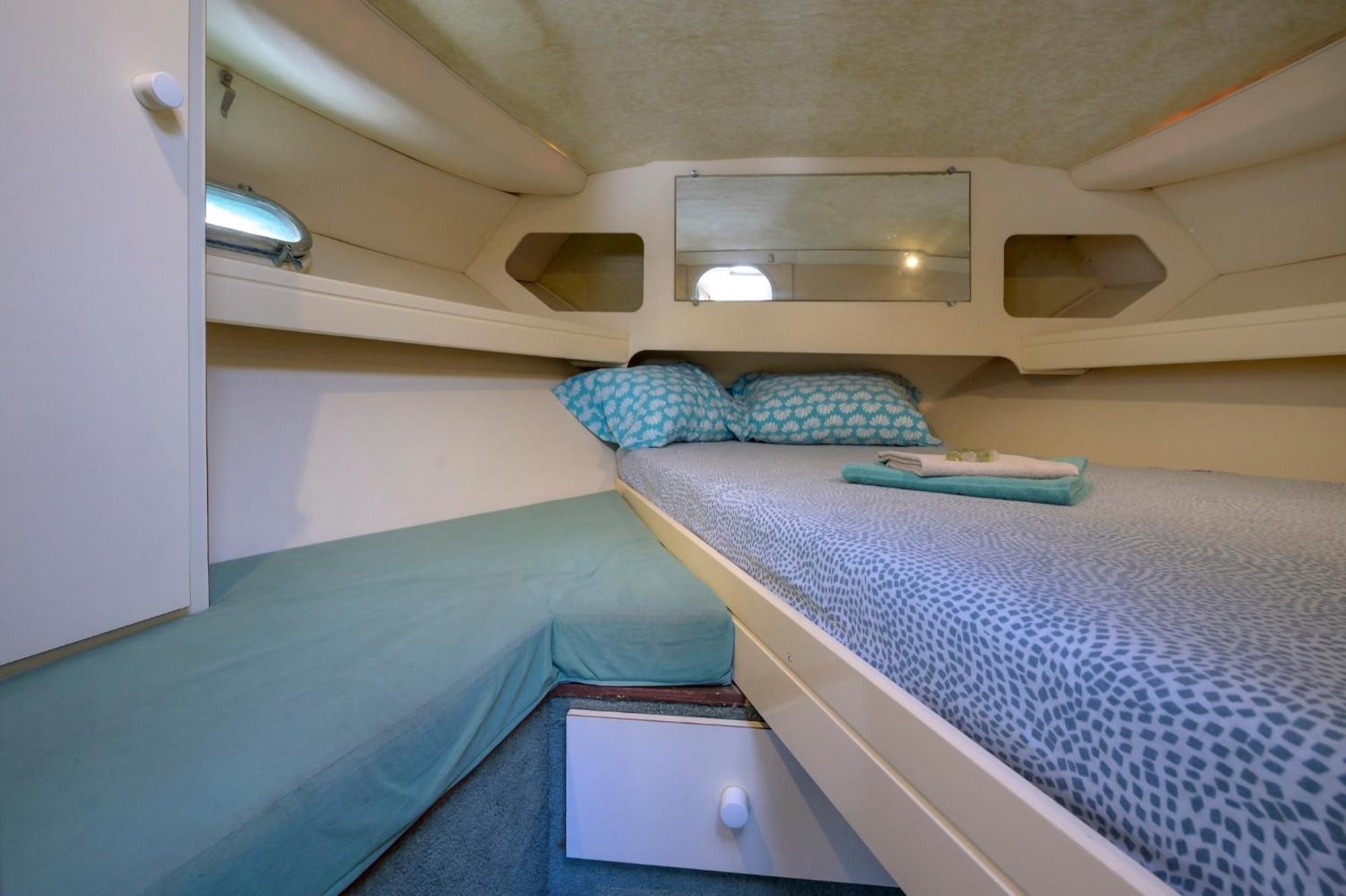 Boat Hotel Barcelona Sant Adria de Besos Oda fotoğraf