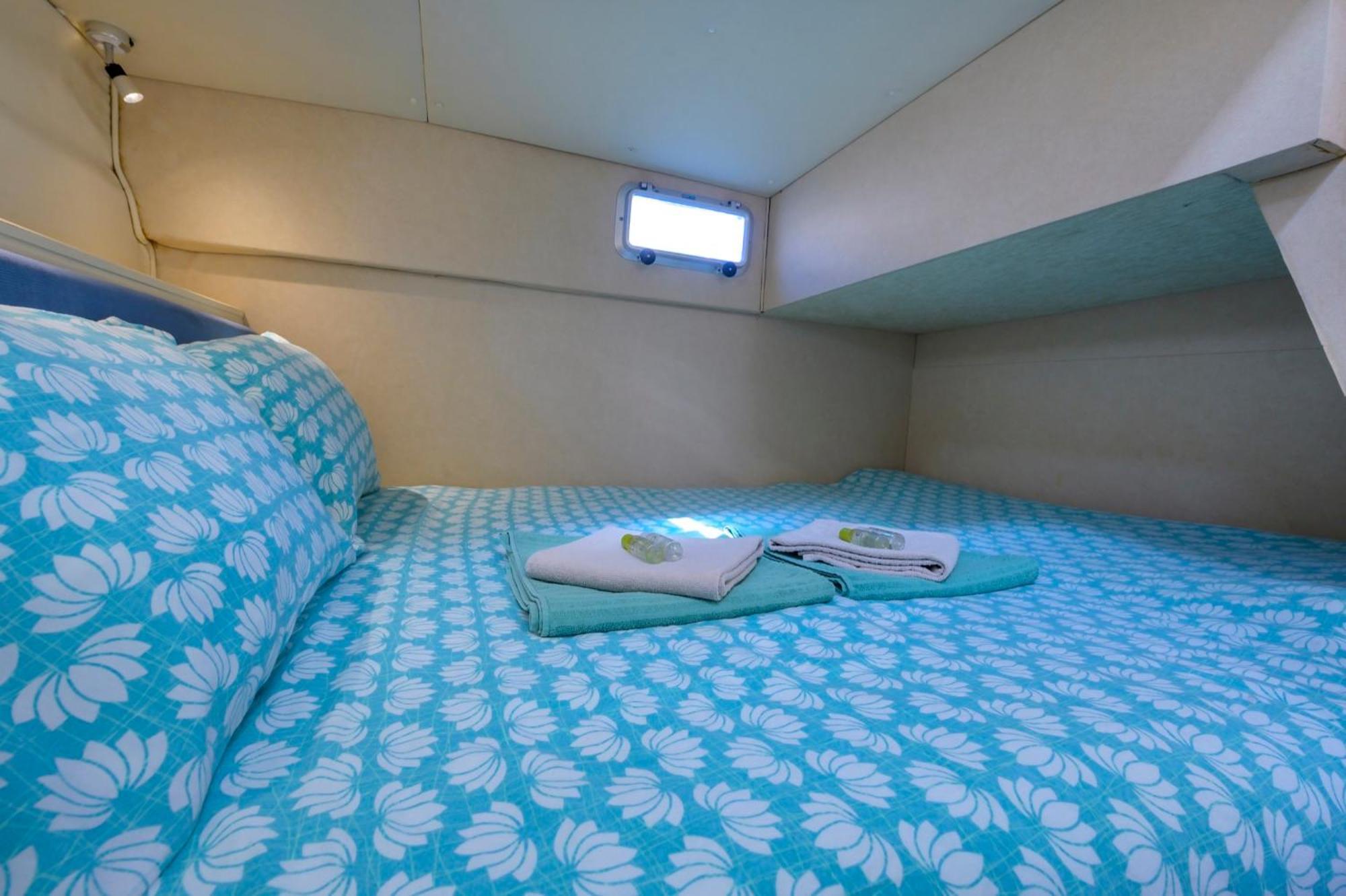 Boat Hotel Barcelona Sant Adria de Besos Oda fotoğraf